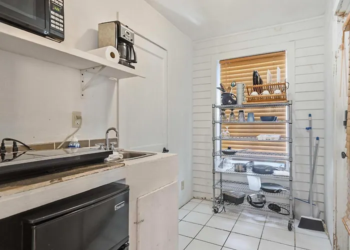 Cozy 1br Near Downtown